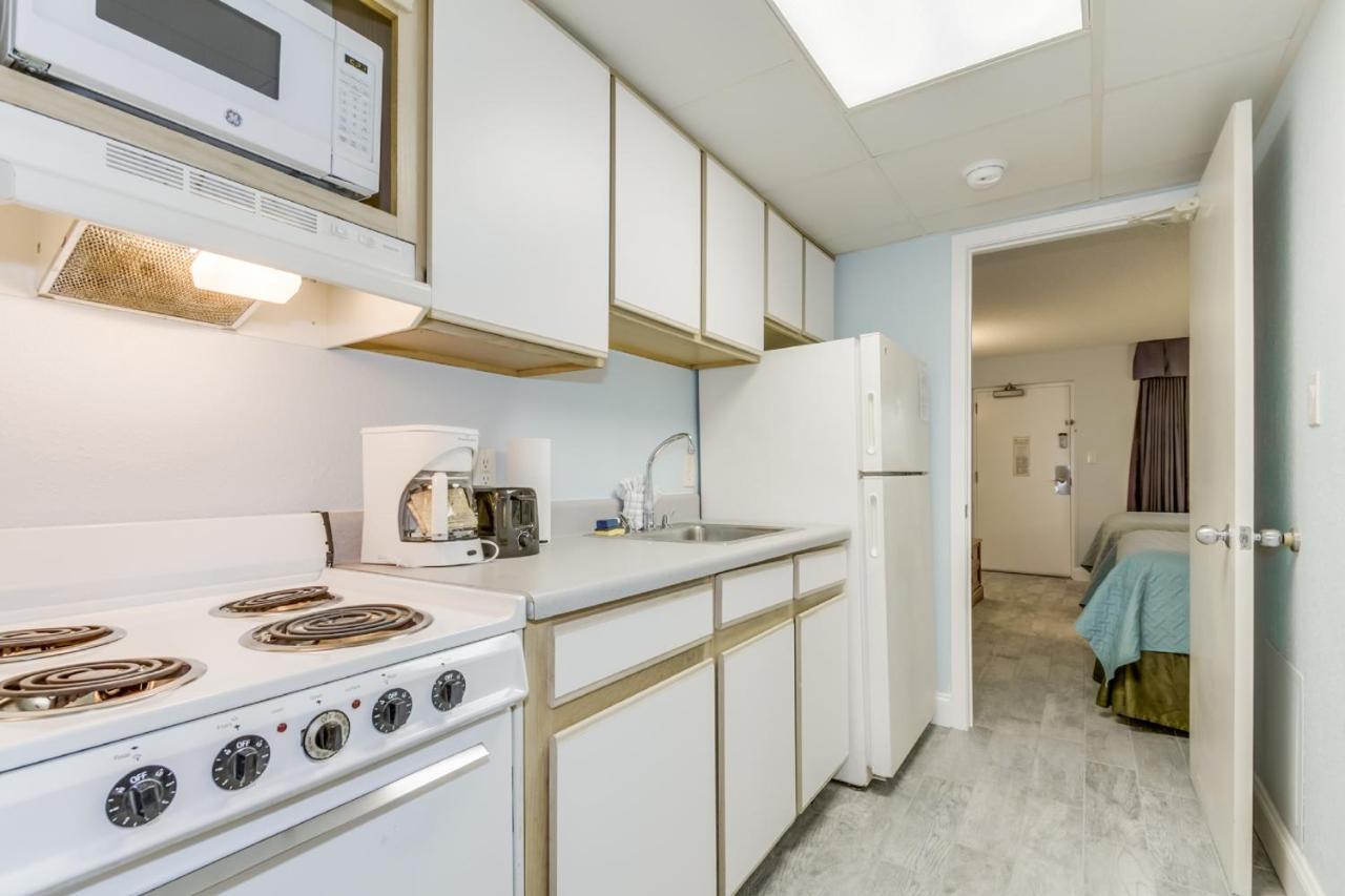 Hosteeva Oceanfront Boardwalk Beach Resort With Balcony Myrtle Beach Eksteriør bilde